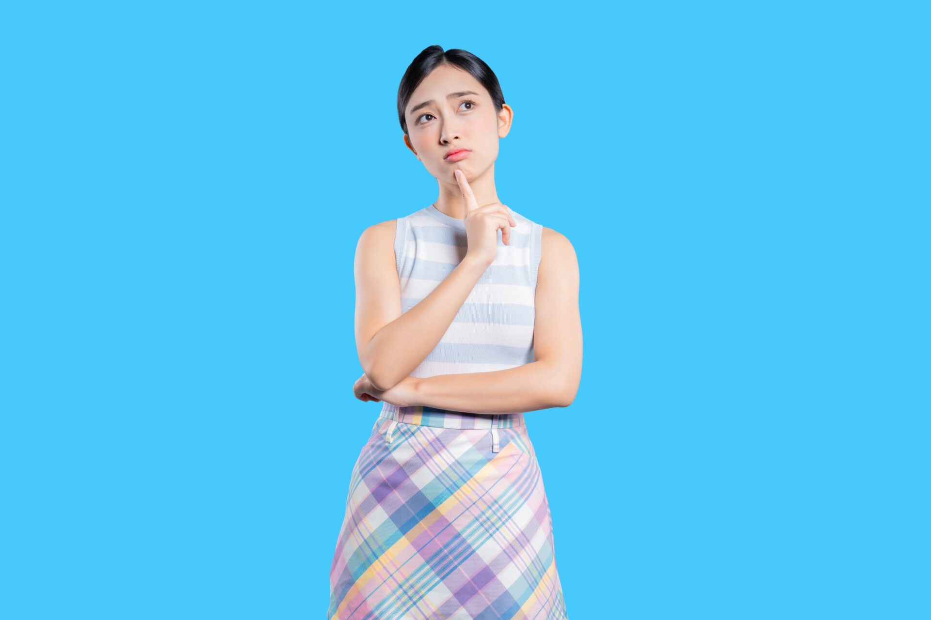 自分に合った施術に悩む女性