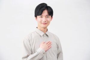 ヒカルさんも？！「女性化乳房症」とは？男性の胸の悩みを名古屋・大阪のアモーレクリニックで解決