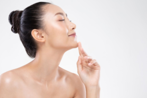 糸を使うあご形成とは？切らない施術でEラインを目指そう！